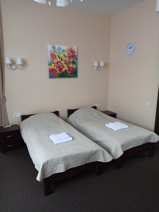 Guest House Adam Mickiewicz Lviv Extérieur photo