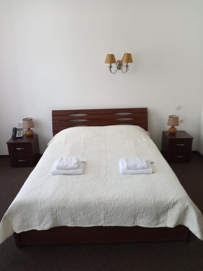 Guest House Adam Mickiewicz Lviv Extérieur photo
