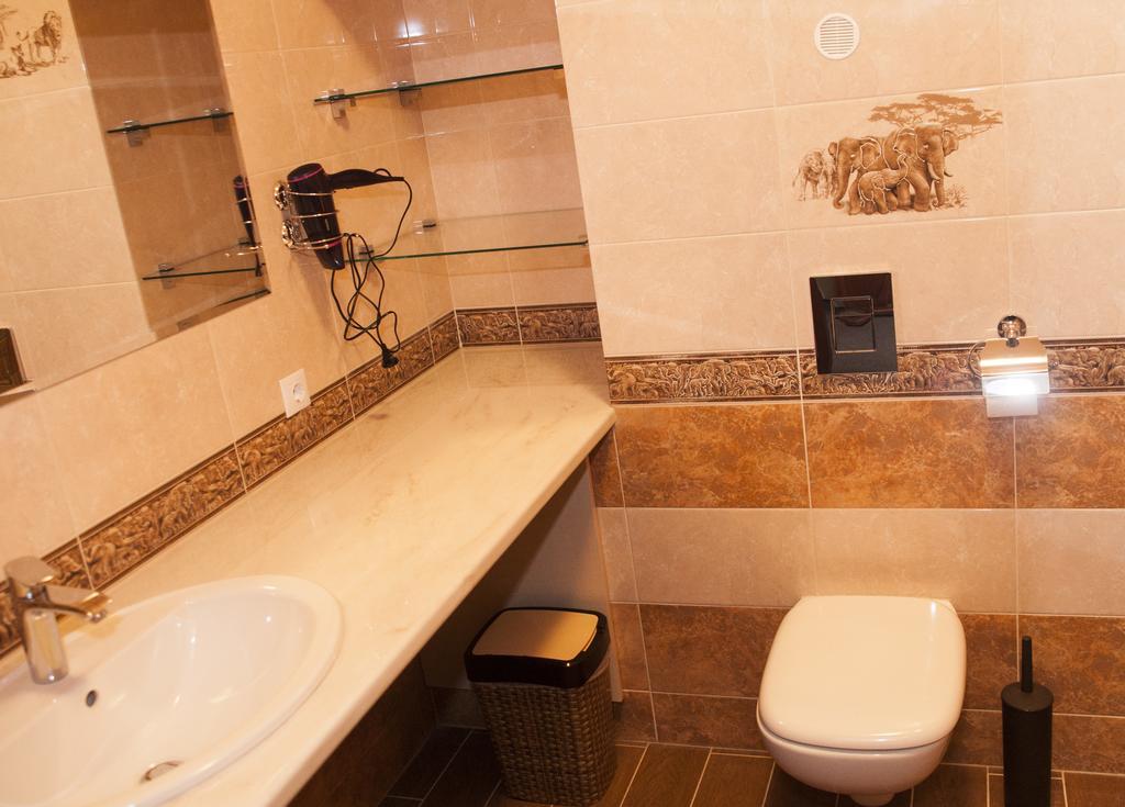Guest House Adam Mickiewicz Lviv Chambre photo