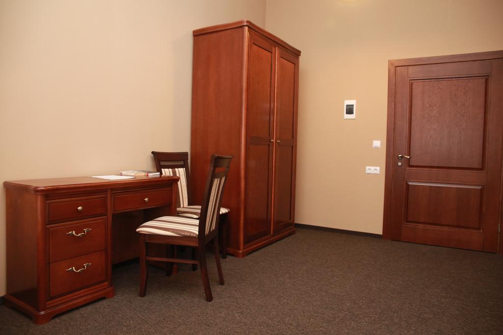 Guest House Adam Mickiewicz Lviv Chambre photo