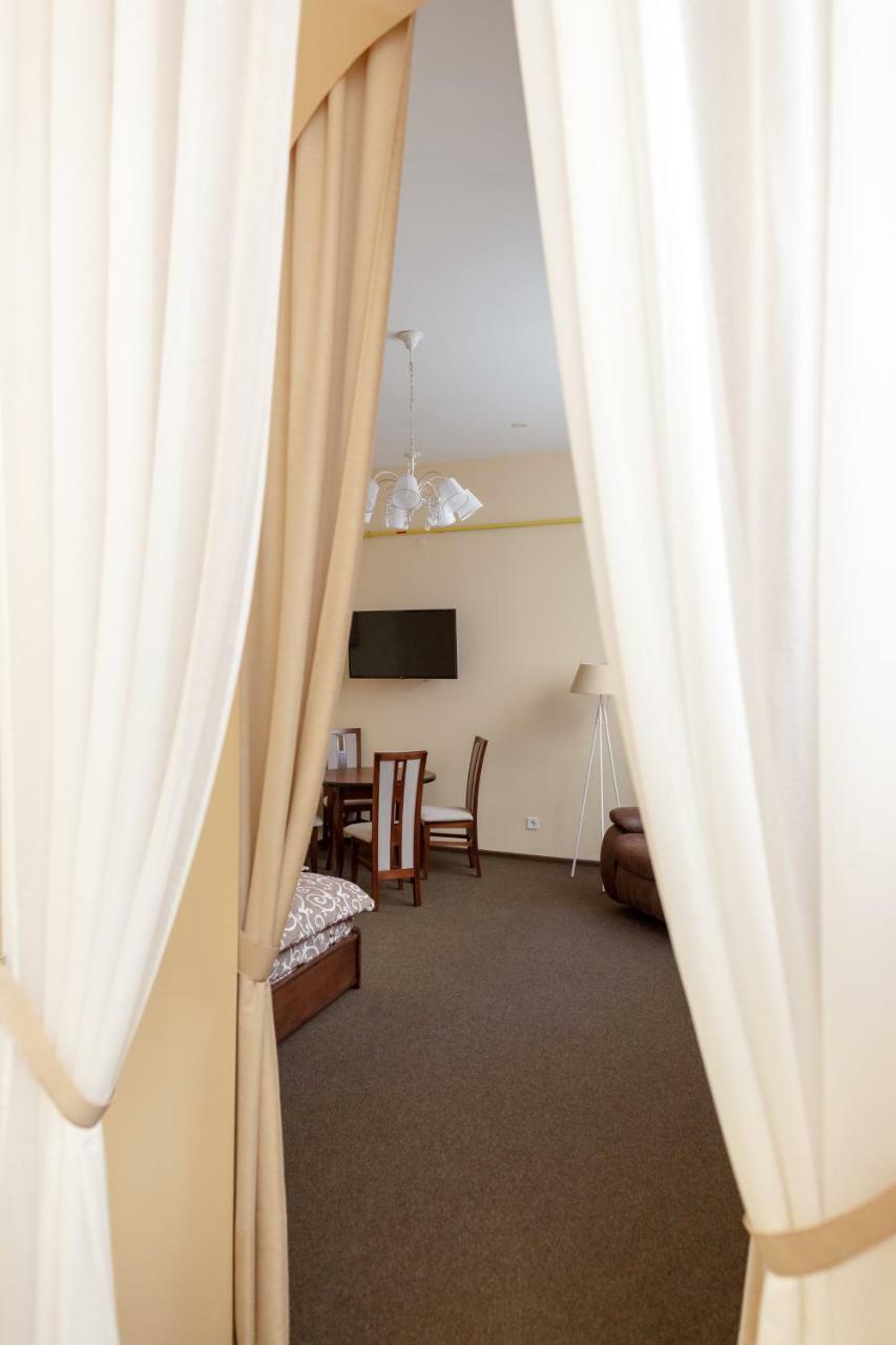 Guest House Adam Mickiewicz Lviv Extérieur photo